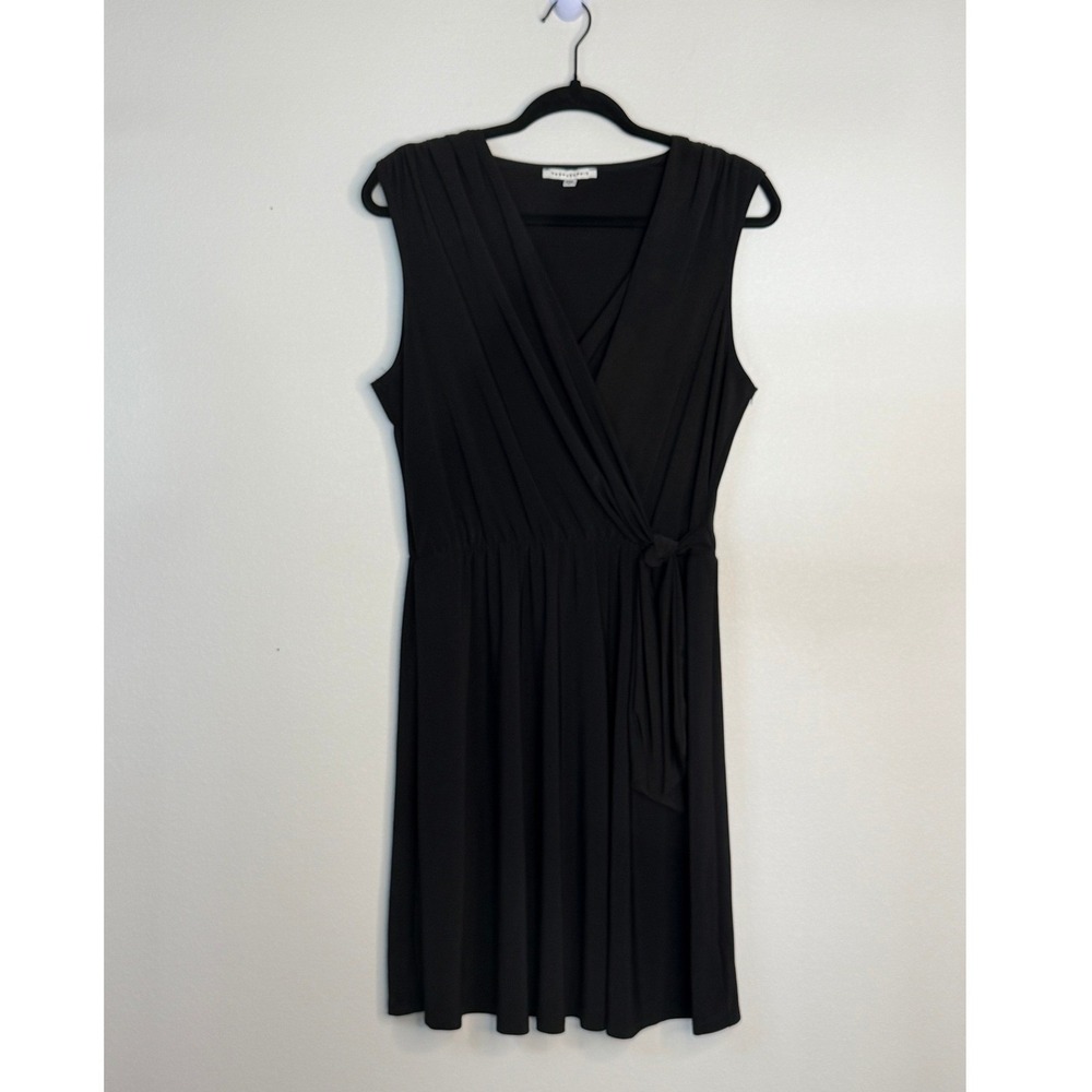 Tash + Sophie Black Faux Wrap Pleated Sleeveless V-Neck Dress Large